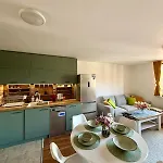 Pirin Sense Home2host 公寓 *