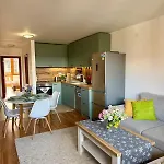 Pirin Sense Home2host * 班斯科
