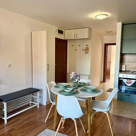 Pirin Sense Home2host 公寓